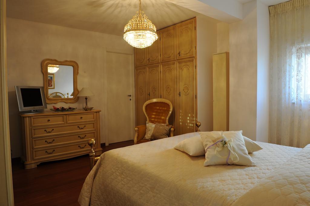 מטרה B&B Il Cielo Sui Sassi חדר תמונה