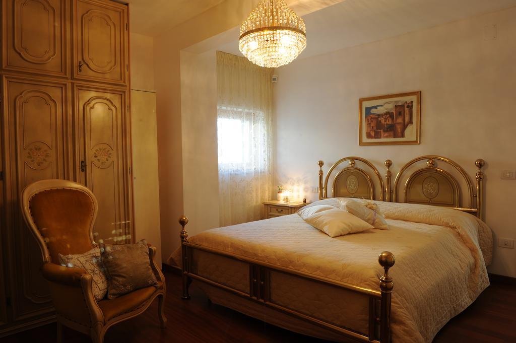 מטרה B&B Il Cielo Sui Sassi חדר תמונה